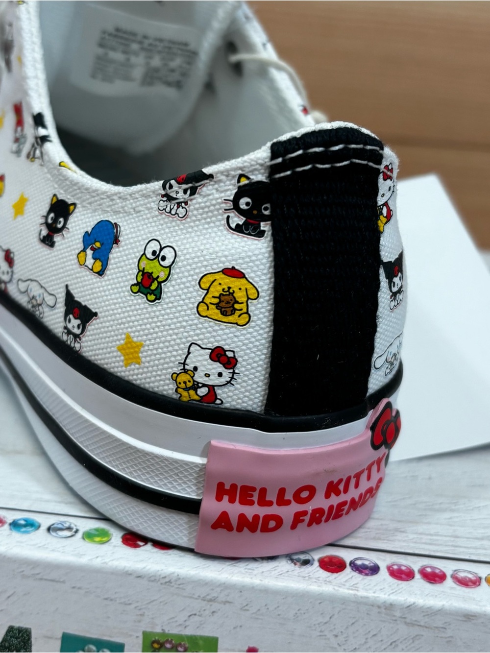Converse HELLO KITTY And Friends Chuck Taylor White Low Sneakers Women’s Sz 8 - Picture 2 of 8